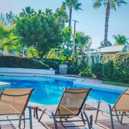 Huge Villa With Six Double Bedrooms - 17876 Villa Quarteira